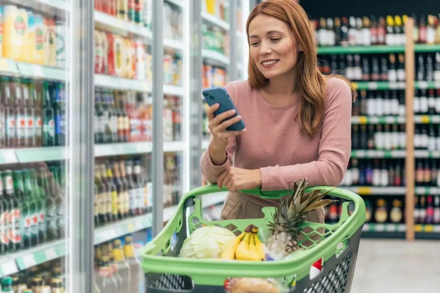 Hay personas que nunca se van del supermercado sin devolver el carrito de compras a su lugar. La psicología explica qué puede esconderse detrás de este pequeño gesto cotidiano