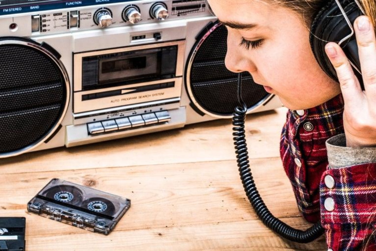 La psicología explica por qué volvemos a los videojuegos, películas y canciones de nuestra infancia. No es solo nostalgia