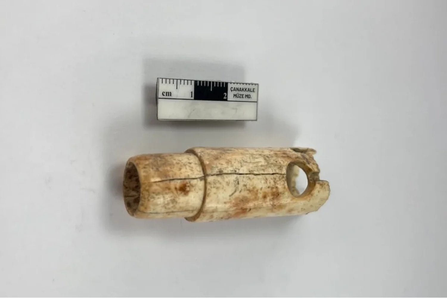 Troya lleva más de 160 años siendo excavada y acaba de revelar algo que nadie había encontrado. Una flauta de 2.800 años podría devolverle su música perdida
