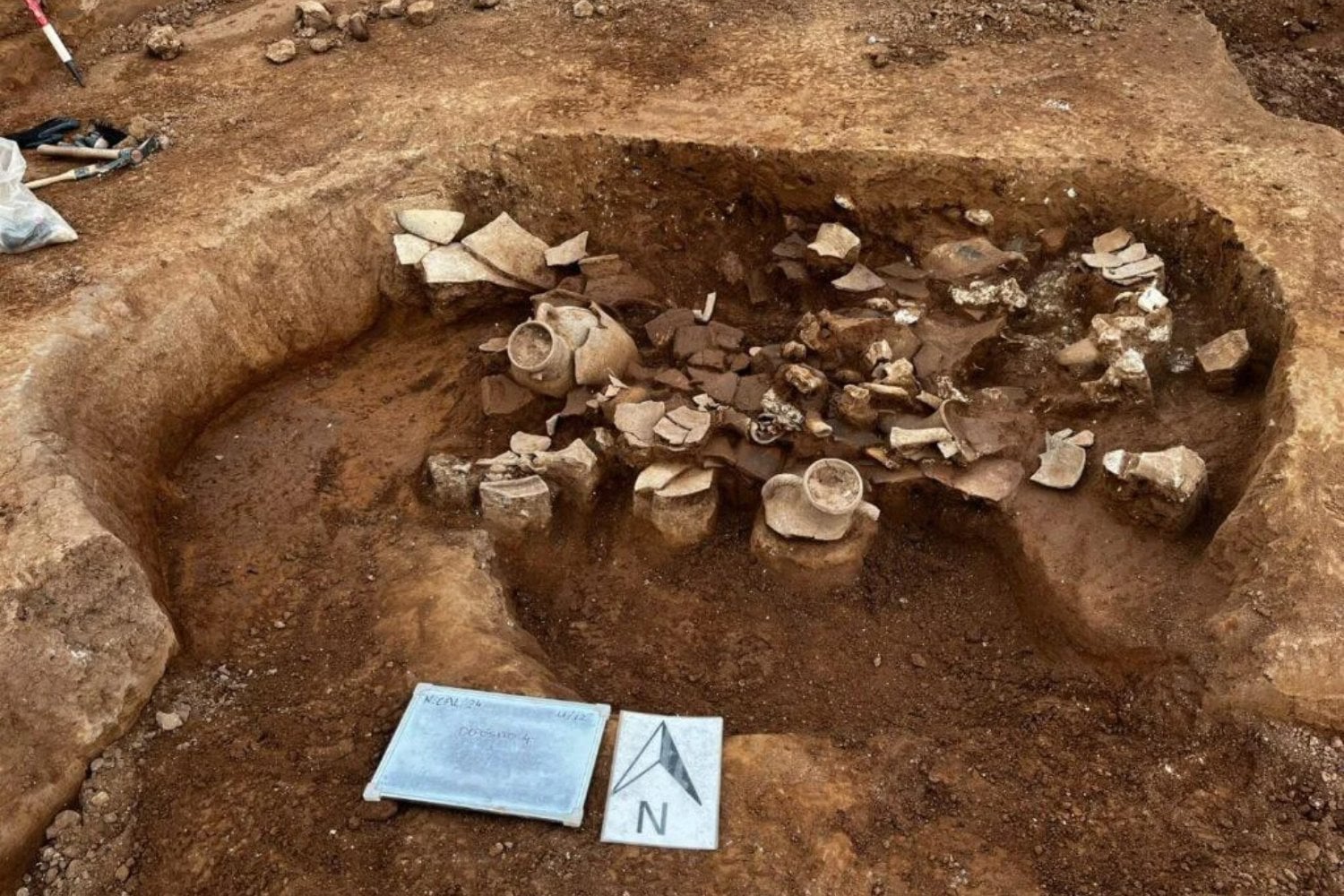 Iban a construir 68 viviendas en un pueblo de Salamanca y terminaron encontrando algo mucho más antiguo. El subsuelo escondía restos de hace casi 5.000 años