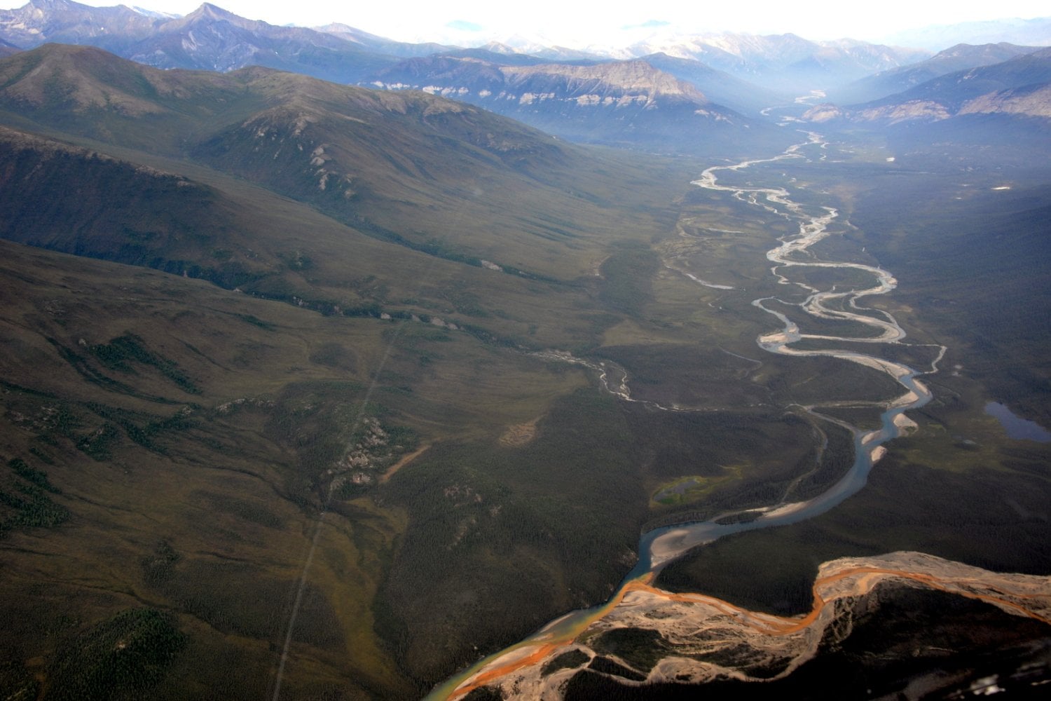 En Alaska hay ríos que se están volviendo naranja sin ninguna mina que lo explique. El culpable llevaba miles de años congelado bajo tierra
