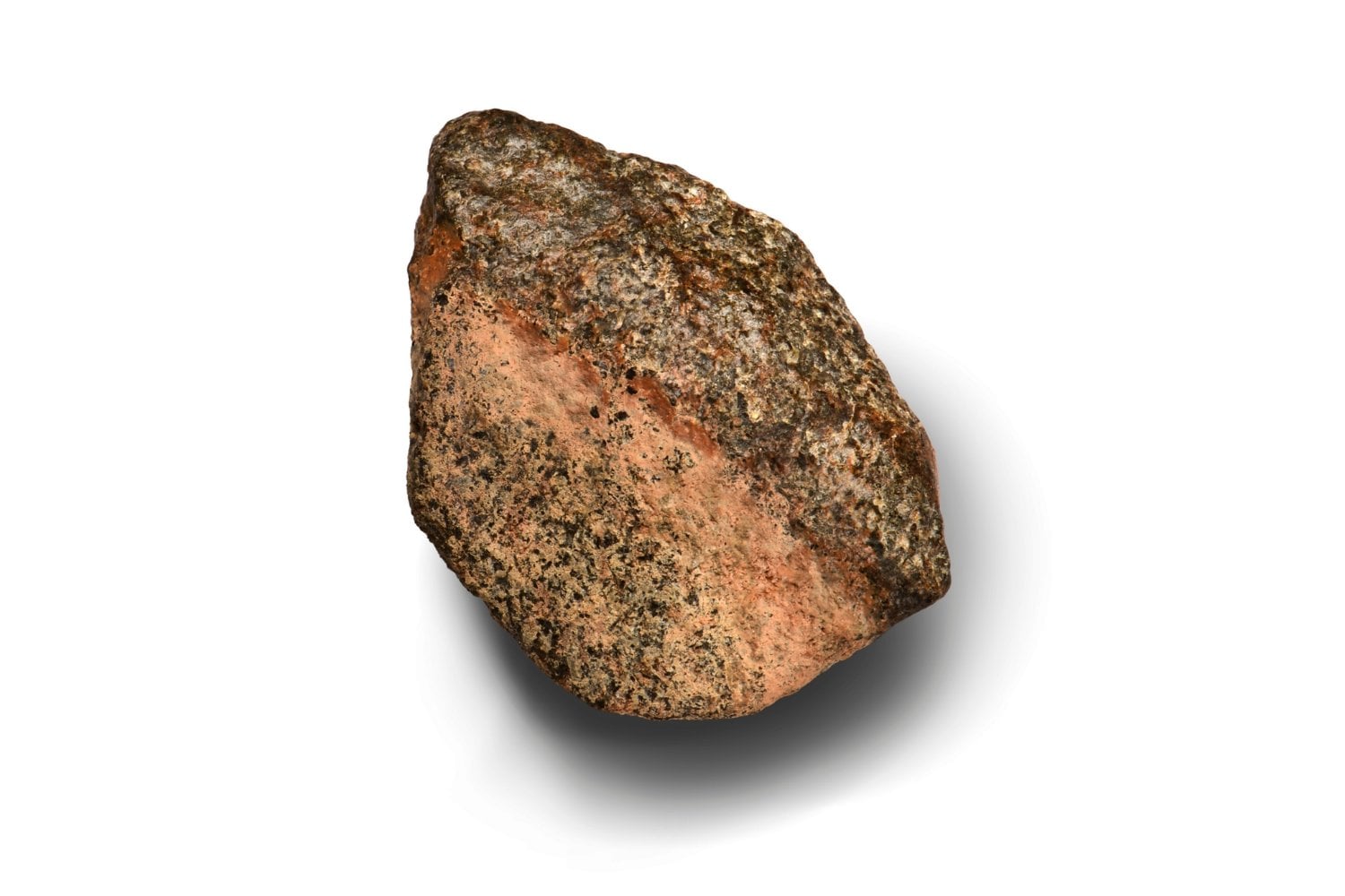 La NASA encontró en un meteorito de Marte una prueba de agua de hace 4.100 millones de años. La roca apareció en pleno Sahara