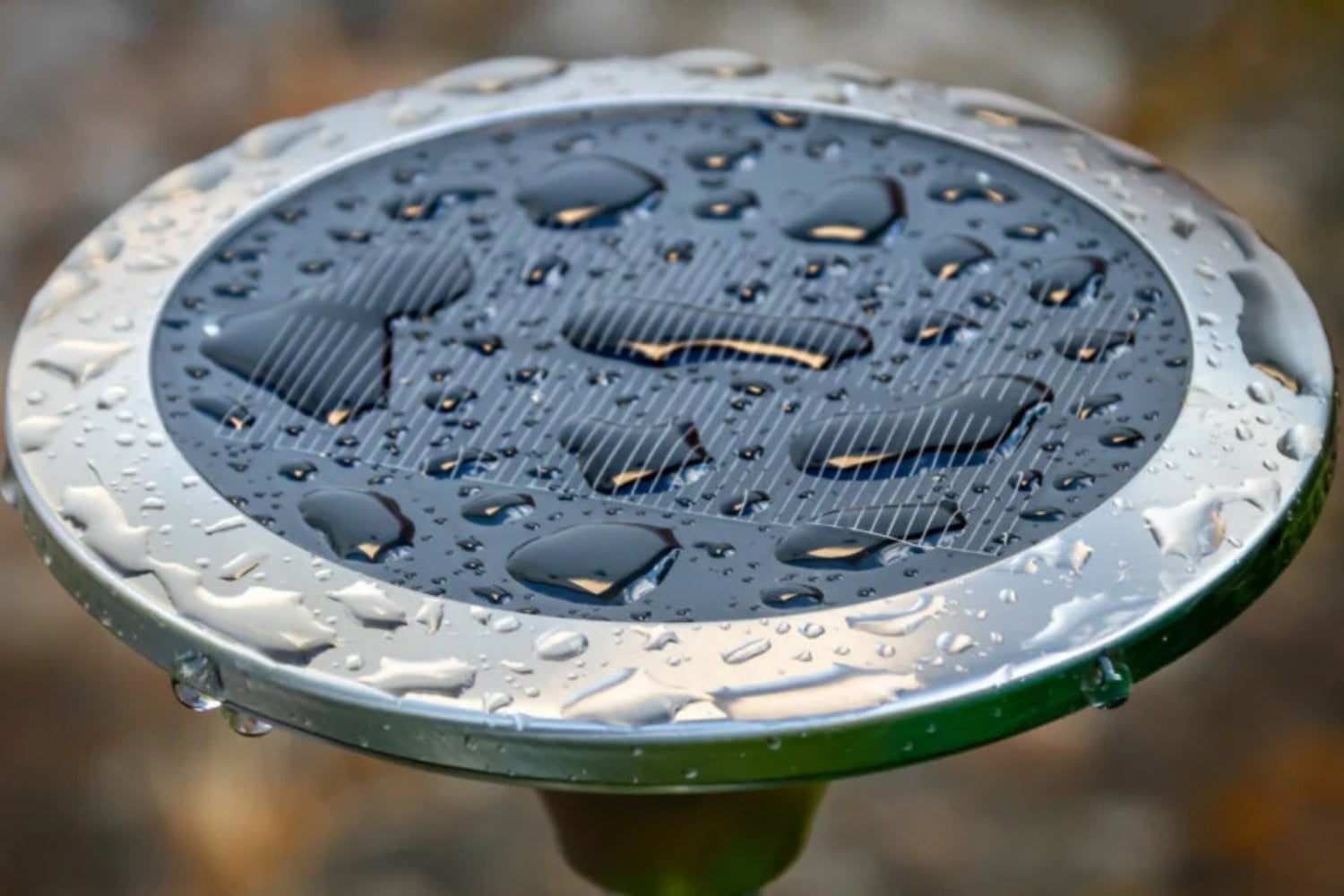 China desarrolla paneles capaces de generar electricidad con la lluvia. Su tecnología aprovecha las gotas de agua y alcanza picos de 200 vatios por metro cuadrado