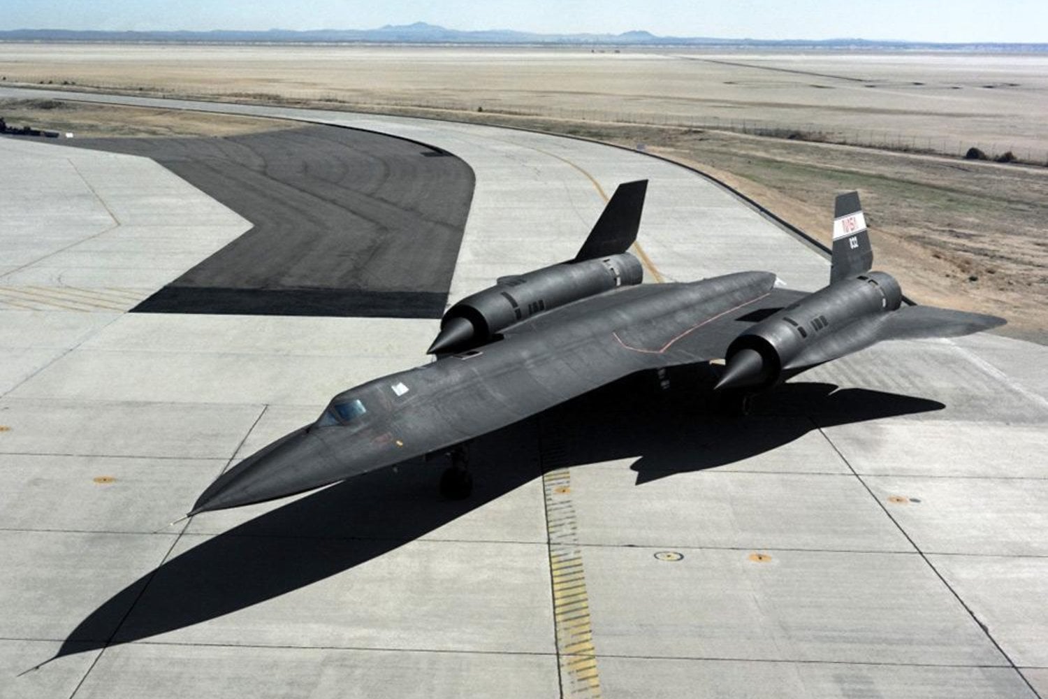 El SR-71 Blackbird volaba a más de 3.500 km/h con un combustible tan difícil de encender que apagaba cerillas. La solución fue todavía más extrema