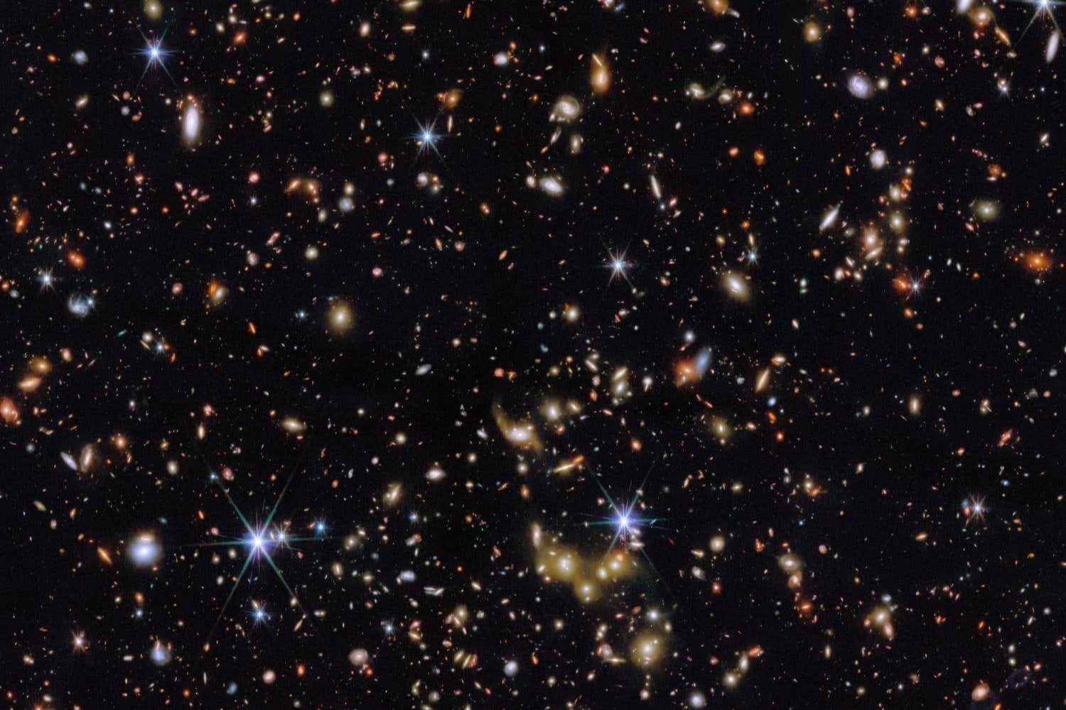 El James Webb encontró una señal donde no debería haber absolutamente nada. Los astrónomos tienen cuatro explicaciones y ninguna termina de encajar