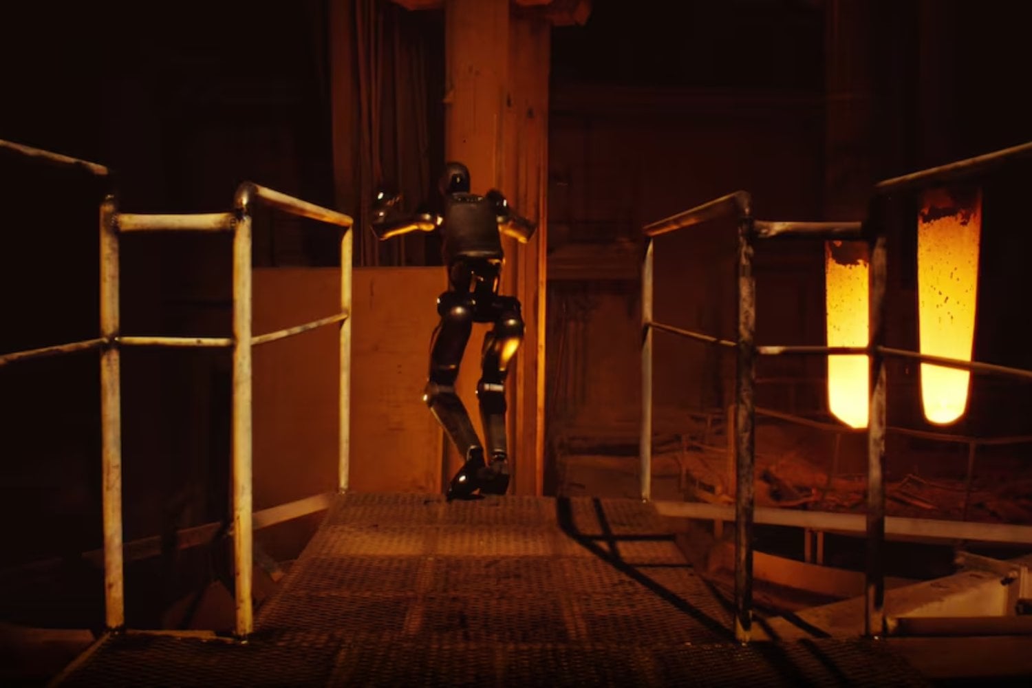 Figure quería jubilar sus viejos robots. Así que los entrenó para una última tarea: saltar solos a un horno de acero fundido
