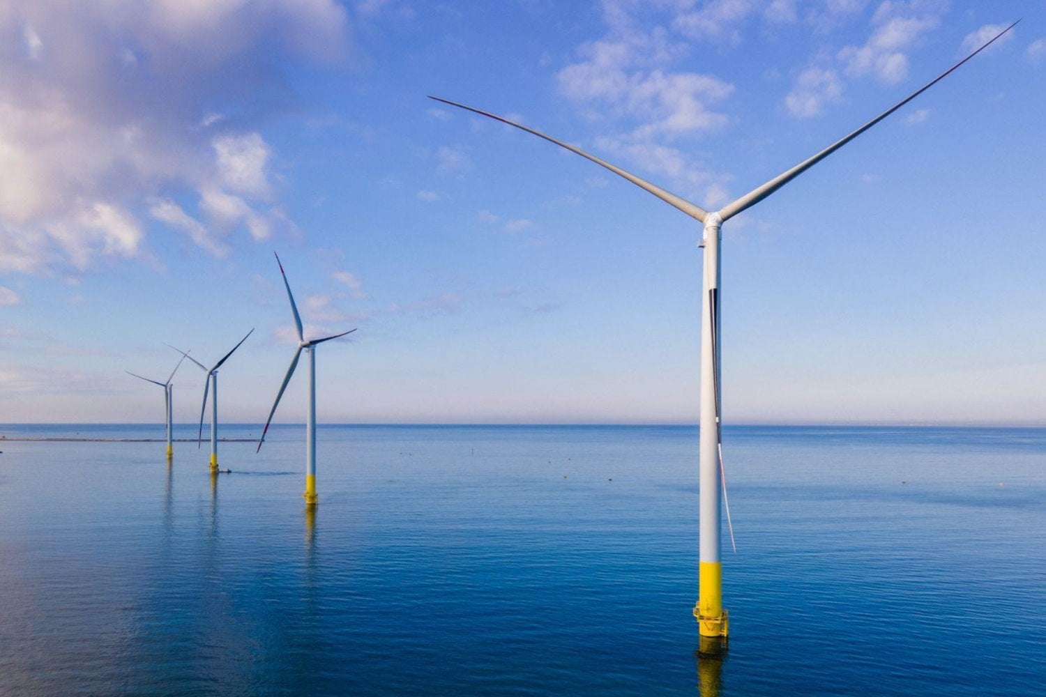 Europa teme repetir con la energía eólica lo que ya ocurrió con los coches eléctricos. China prepara aerogeneradores gigantes y España está en sus planes