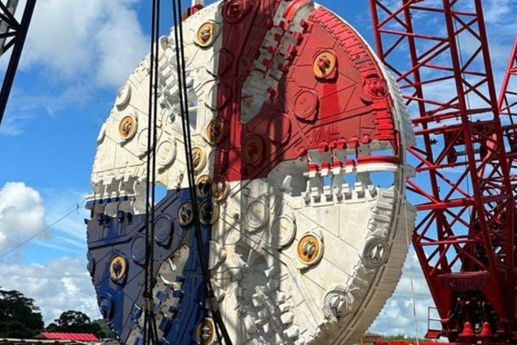 Una máquina gigantesca acaba de perforar las entrañas del Canal de Panamá. Lo que consiguió a 65 metros de profundidad es una hazaña de ingeniería
