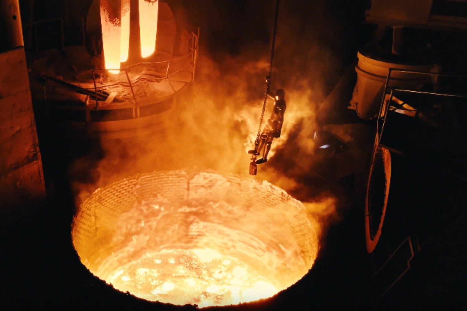 Figure quería jubilar sus viejos robots. Así que los entrenó para una última tarea: saltar solos a un horno de acero fundido