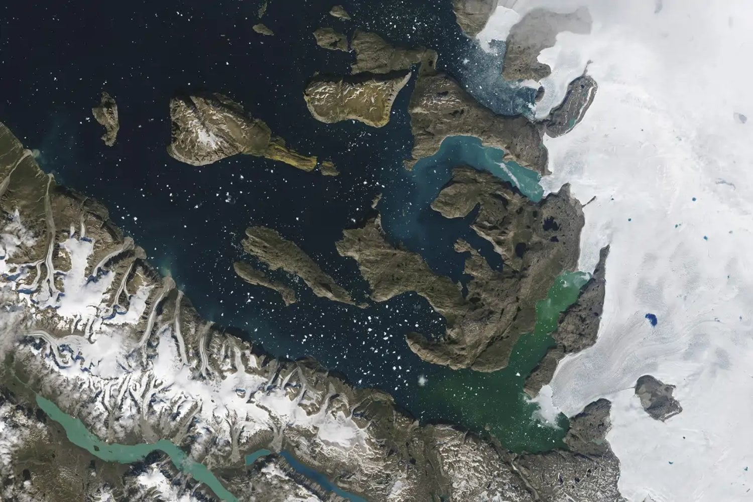 Durante décadas, Groenlandia y la Antártida parecían reservas de hielo casi infinitas. Los satélites acaban de ponerle un número a lo perdido y cuesta imaginarlo