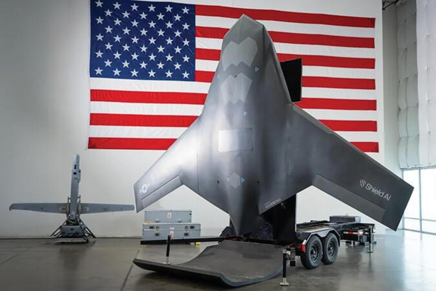 Estados Unidos está desarrollando un caza sin piloto que no necesita pistas para despegar. La IA podría cambiar para siempre cómo se combate desde el aire