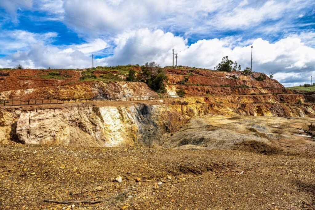 Los pañales parecían tener poco que ofrecerle a una mina contaminada. Hasta que unos científicos descubrieron que podían devolverle la vida al suelo