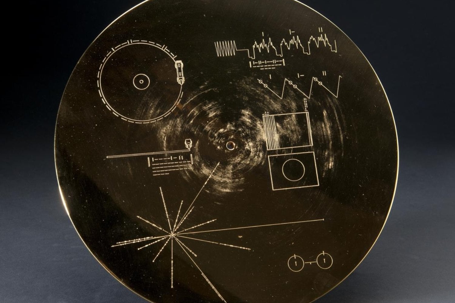 La NASA lanzó una nave del tamaño de un automóvil hace casi 50 años y nunca volvió a verla. Ahora, Voyager 1 está a punto de cruzar una frontera que parecía imposible