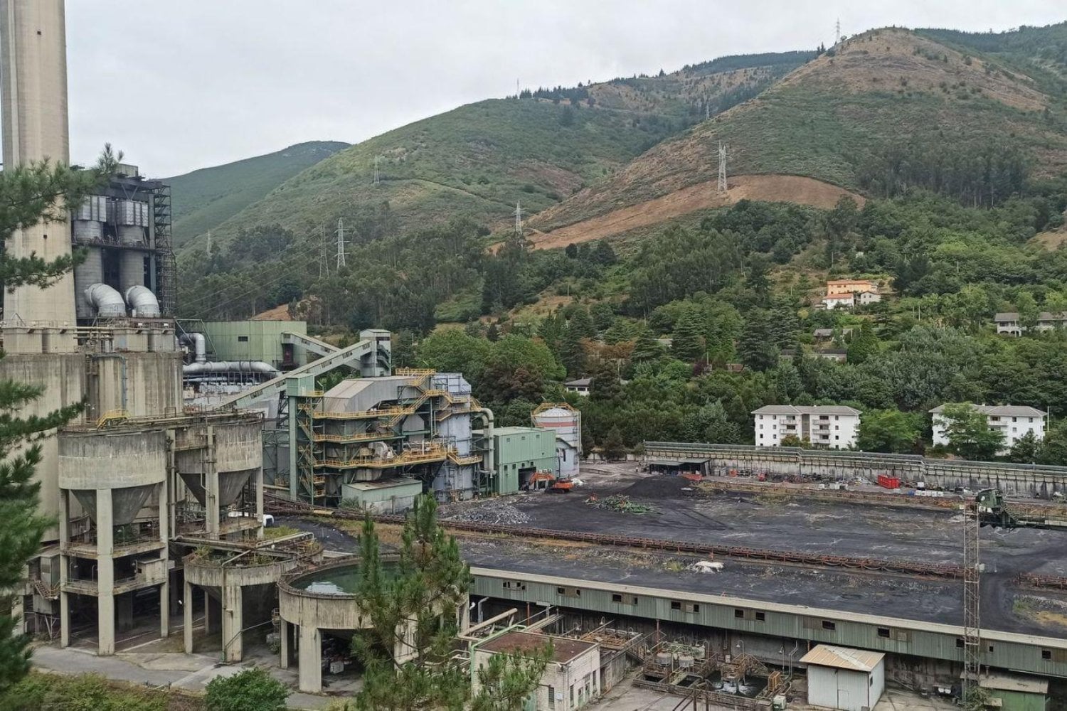 España tiene su propio «Chernóbil»: un pueblo con cine, escuela y hospital que quedó abandonado. Lo más increíble es que tuvo millones para volver a la vida