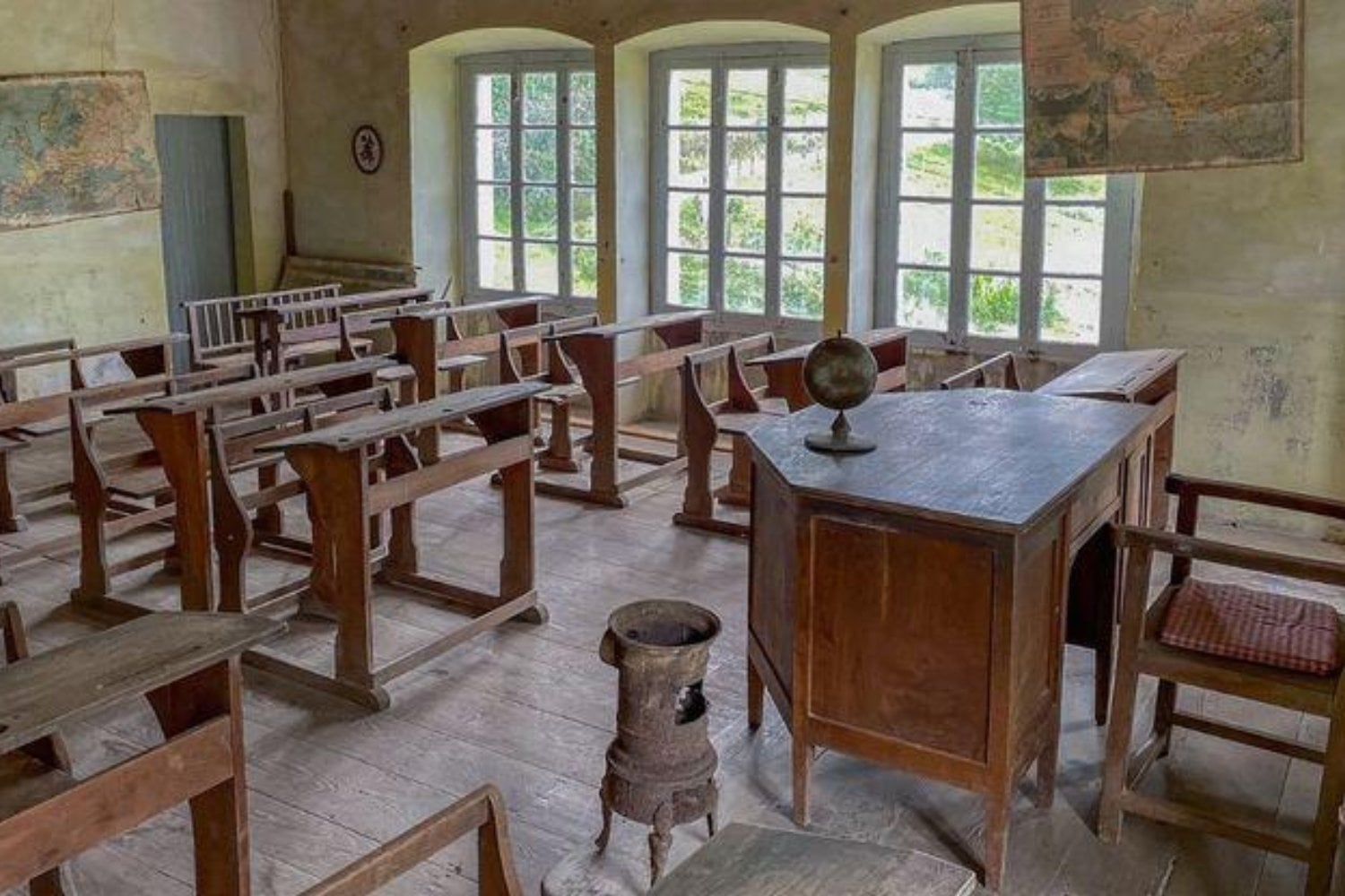 España tiene su propio «Chernóbil»: un pueblo con cine, escuela y hospital que quedó abandonado. Lo más increíble es que tuvo millones para volver a la vida