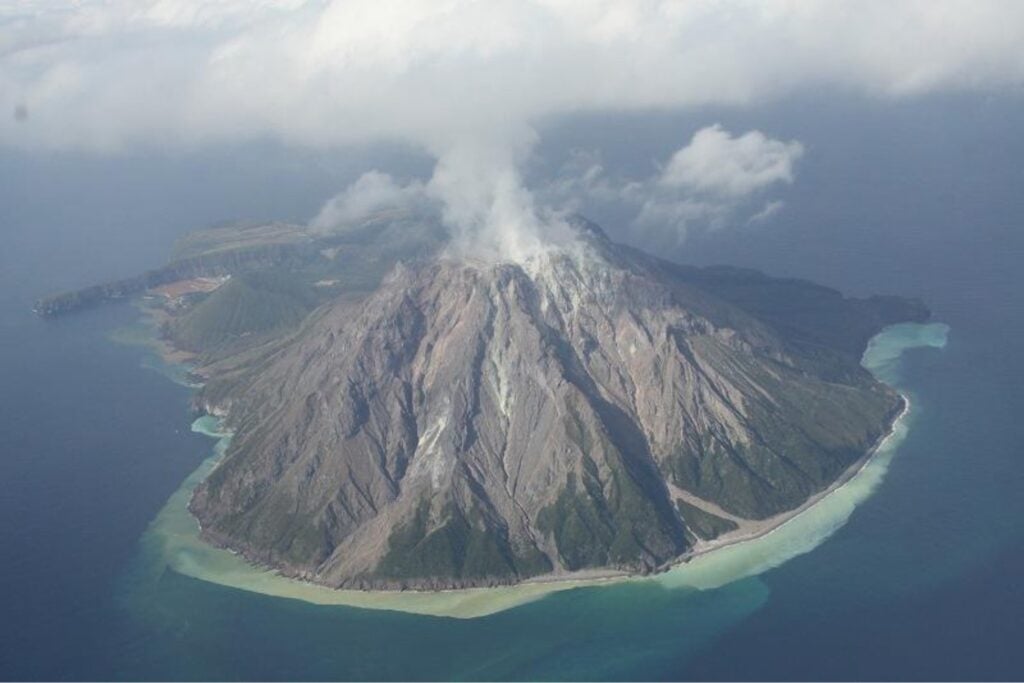 Hace 7.300 años, un volcán submarino de Japón protagonizó una de las mayores erupciones de la historia. Los científicos descubrieron que su gigantesca reserva de magma está volviendo a llenarse