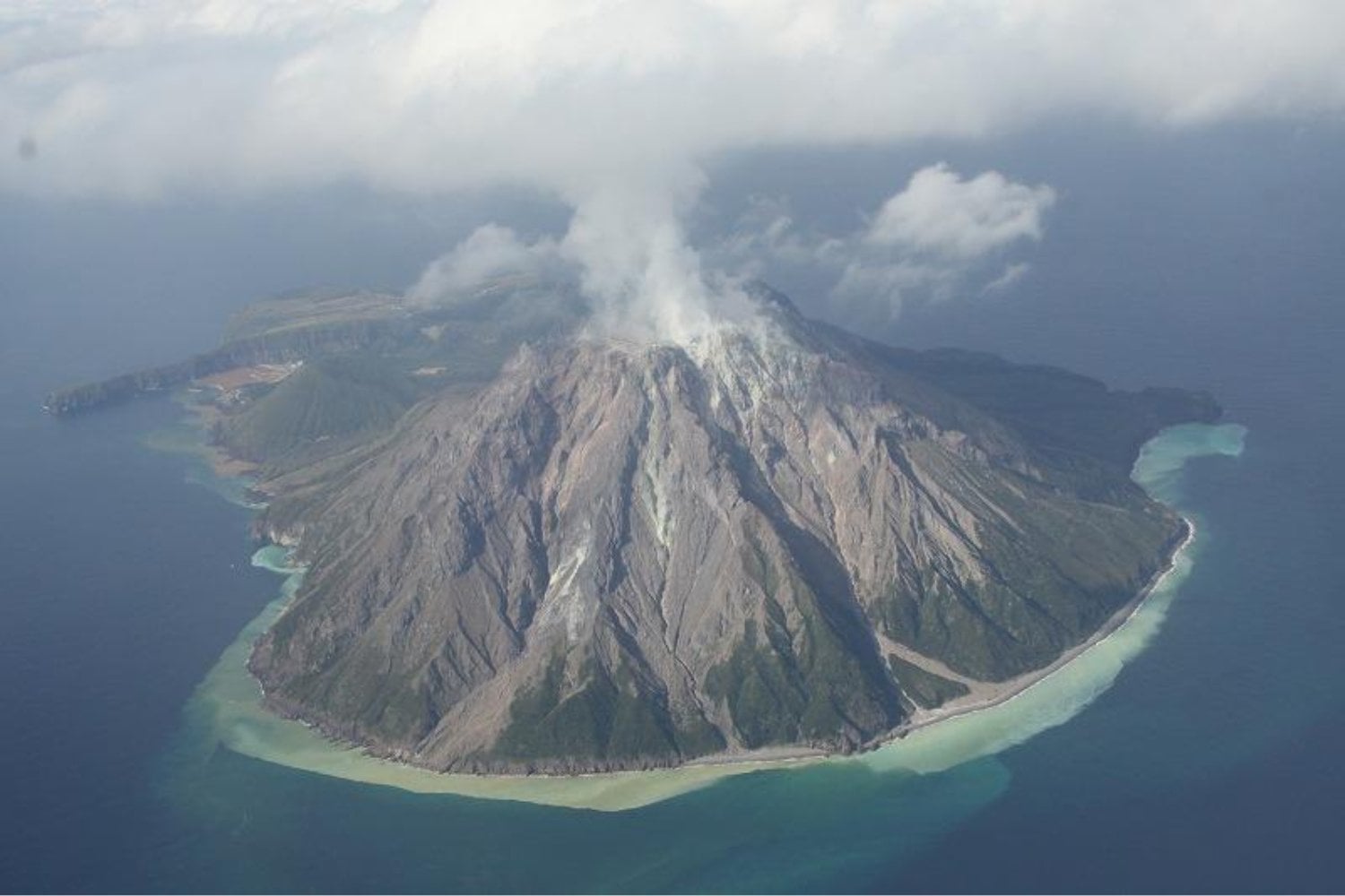 Hace 7.300 años, un volcán submarino de Japón protagonizó una de las mayores erupciones de la historia. Los científicos descubrieron que su gigantesca reserva de magma está volviendo a llenarse