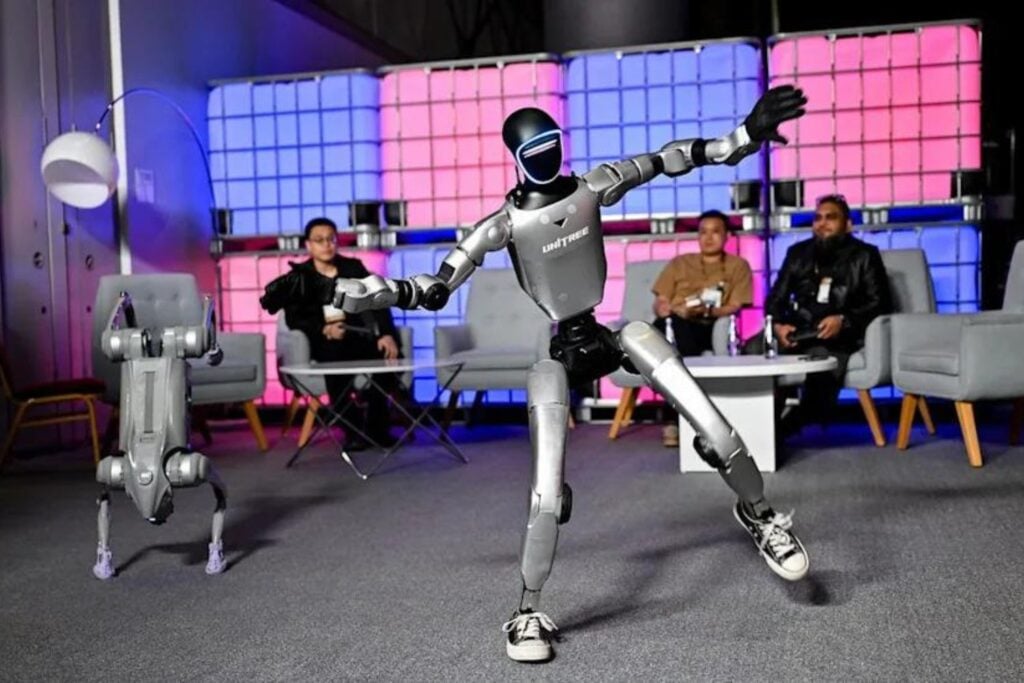 China quiere que sus robots humanoides dejen de depender de los ingenieros. Unitree prepara una IA capaz de enseñarles a mejorar por sí mismos