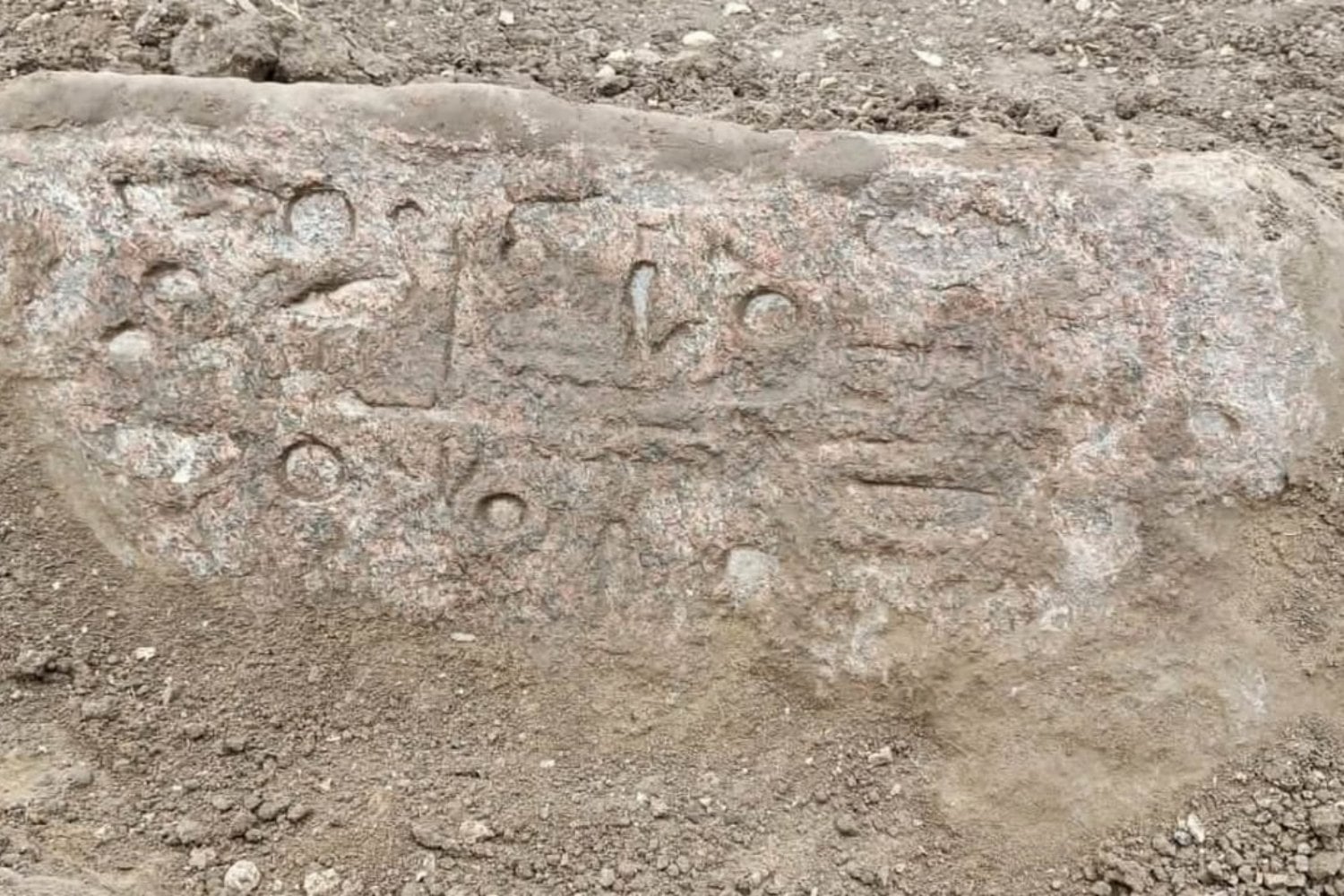 Un agricultor salió a trabajar su tierra en Egipto y terminó encontrándose con un faraón. Bajo sus pies había un tesoro de más de 3.000 años