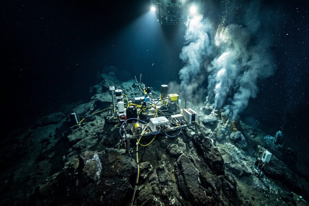 Han conseguido producir electricidad utilizando un volcán submarino a 1.500 metros de profundidad. El experimento duró apenas 8,7 segundos, pero abre una puerta inesperada