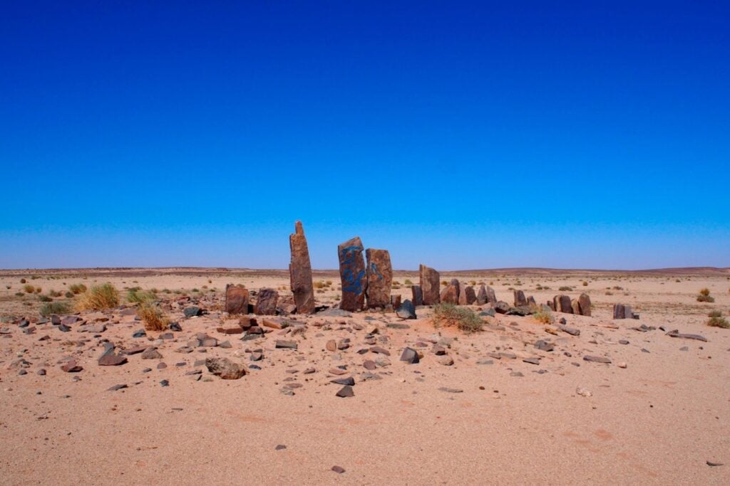Hace 4.400 años, alguien construyó una extraña tumba de 55 metros en el Sáhara. Su interior escondía un secreto que los arqueólogos tardaron ocho años en descifrar