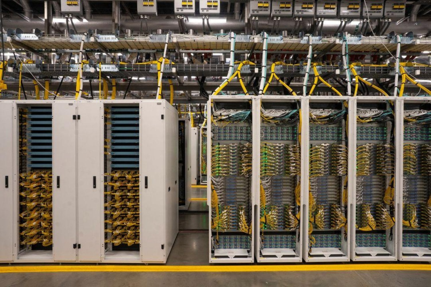Microsoft ofrece la salida a 60.000 empleados mientras invierte miles de millones en IA. Su negocio crece, pero también cambian sus prioridades