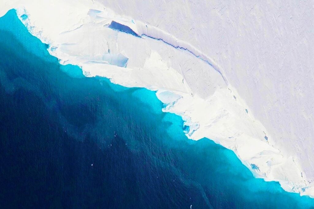 El «glaciar del Juicio Final» escondía una amenaza bajo el hielo. La ciencia acaba de descubrir que llevamos años subestimando su deshielo