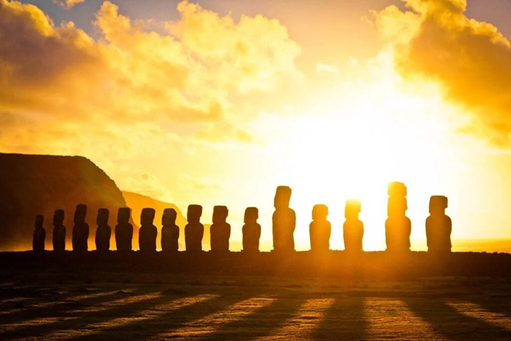 Rapa Nui y Hawái están separadas por 7.000 kilómetros de océano. Un estudio del ADN acaba de revelar un vínculo inesperado entre sus primeros habitantes