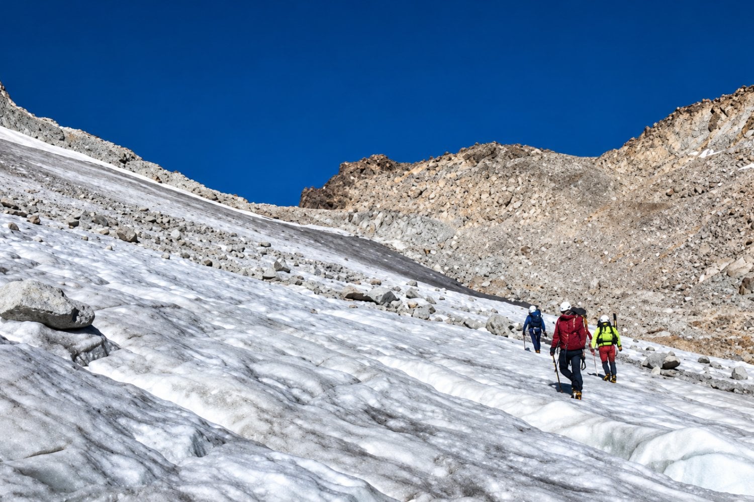 El glaciar más grande de España está al borde de desaparecer: perdió más de dos metros de hielo en un solo año