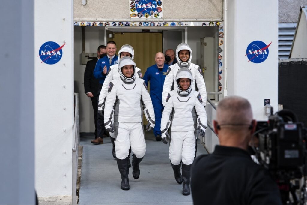 Cuatro astronautas viajan a la ISS en una misión clave para futuras expediciones a la Luna y Marte