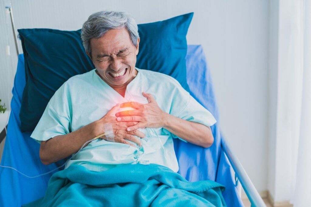 Un disgusto fuerte puede afectar al corazón de forma peligrosa: qué dice la cardiología