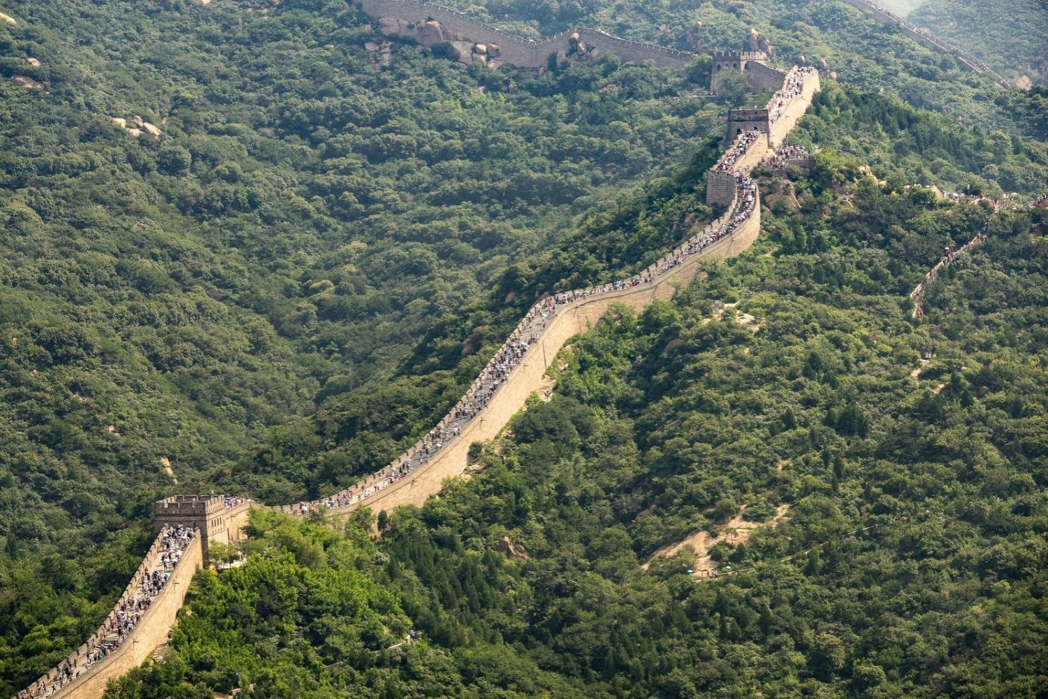 La Gran Muralla China esconde una historia de más de 2.000 años: por qué fue construida realmente y el mito que la NASA tuvo que desmentir