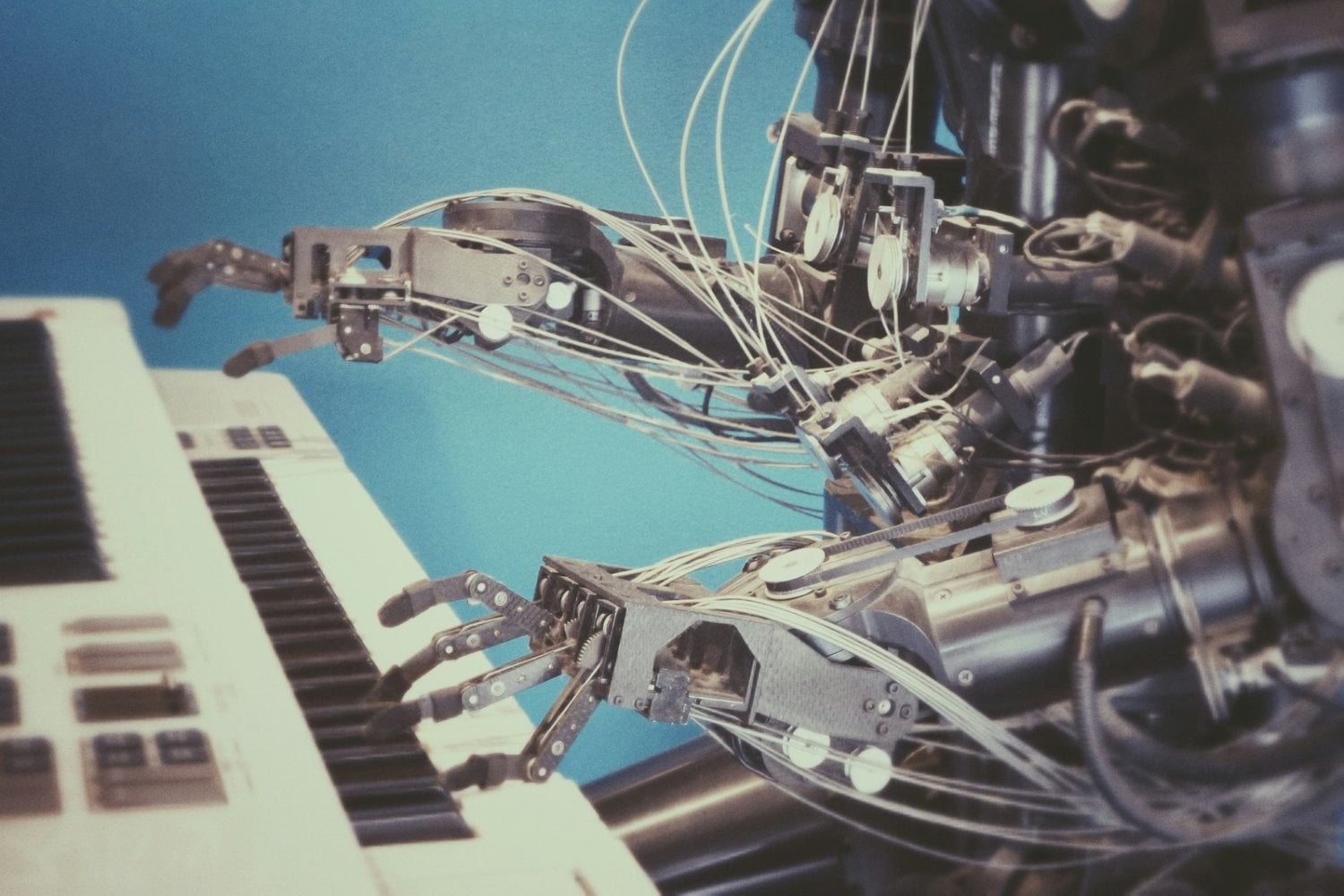 ¿Puedes ir a prisión por crear música con inteligencia artificial? Un caso en Estados Unidos revela los riesgos