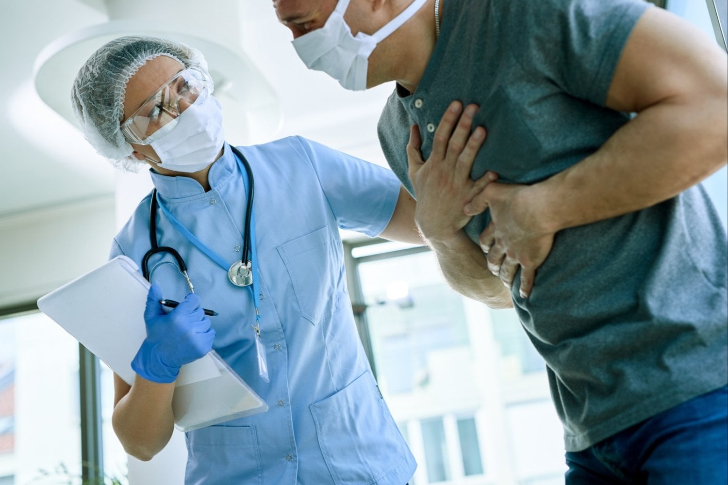 Un disgusto fuerte puede afectar al corazón de forma peligrosa: qué dice la cardiología