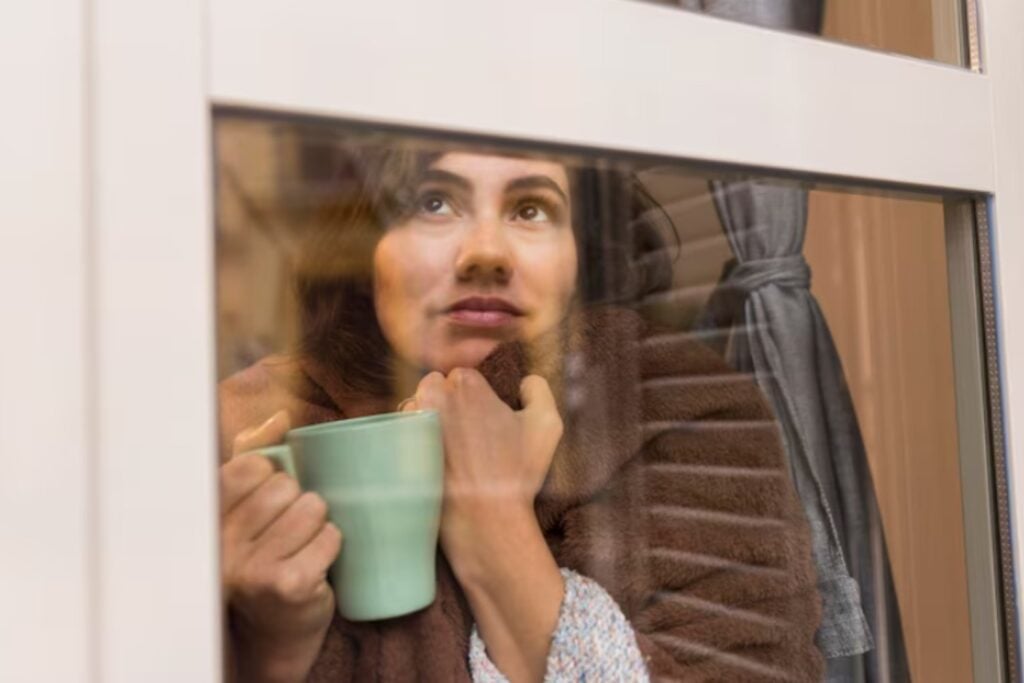 Por qué los días grises pueden aumentar las ganas de comer dulces