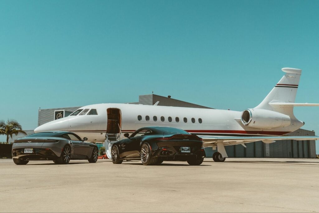 Un lujo que le cuesta caro al planeta: los jets privados generan hasta 14 veces más emisiones por pasajero que los vuelos comerciales