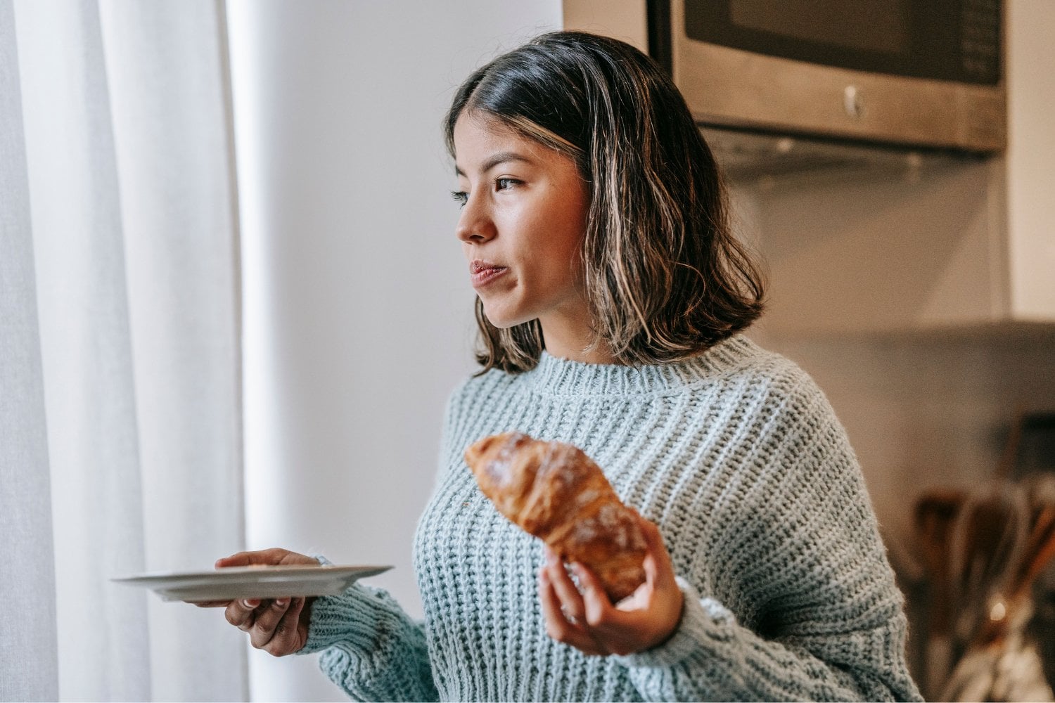 Por qué los días grises pueden aumentar las ganas de comer dulces