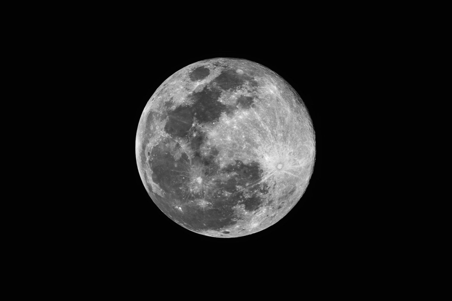 La Luna se encoge lentamente y podría seguir generando terremotos durante millones de años