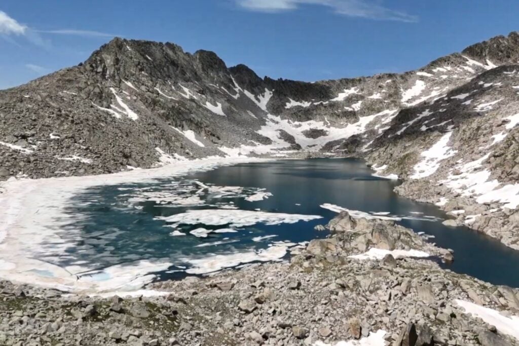 Eliminaron todos los peces invasores de dos lagos del Pirineo y 10 meses después la vida empezó a regresar