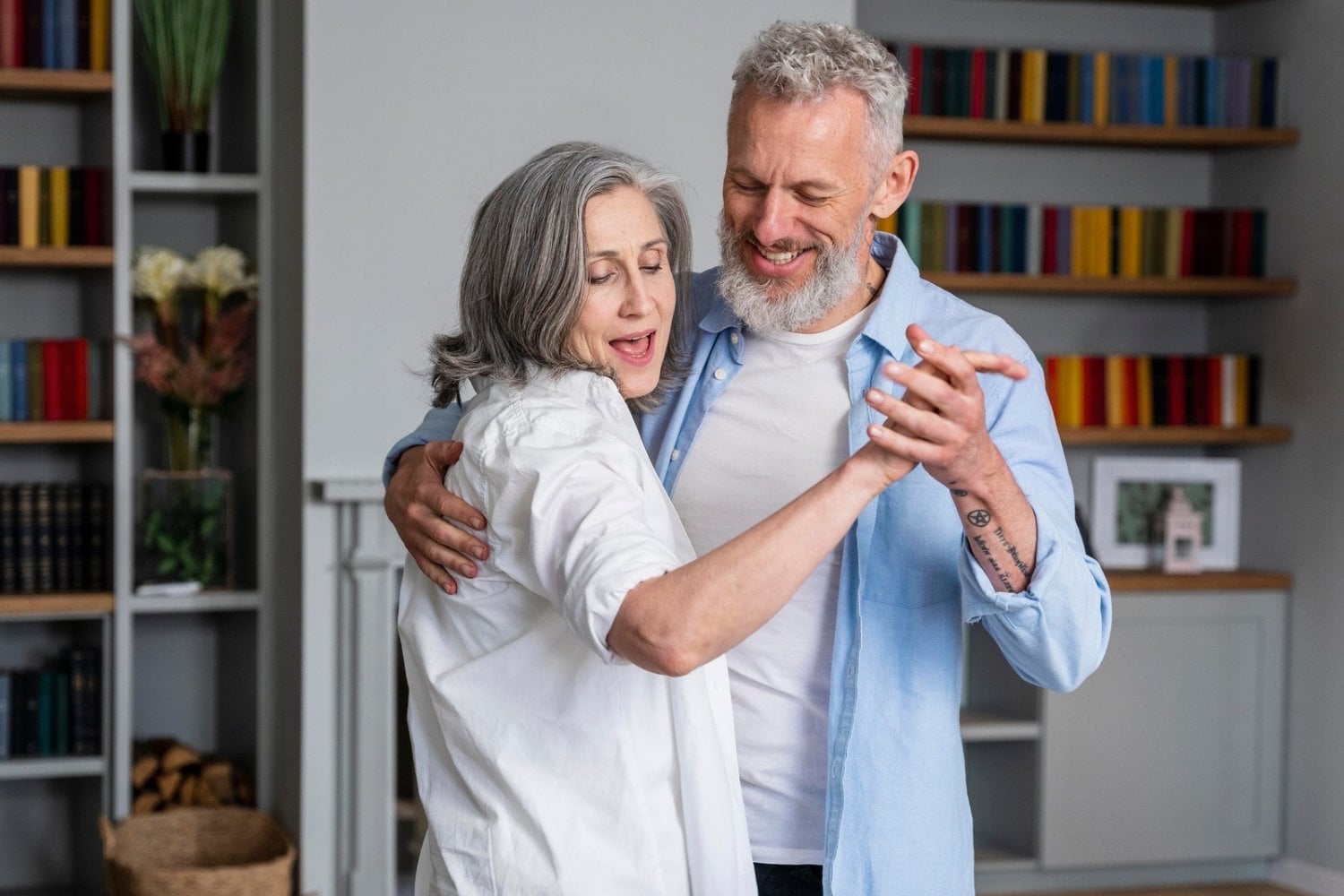 ¿Los padres son menos felices cuando sus hijos se van de casa? Un estudio con más de 43.000 personas revela una respuesta inesperada