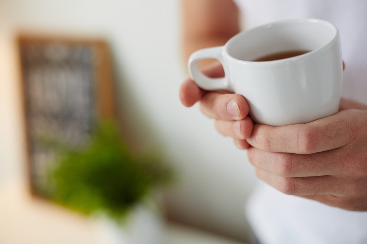 Tomar café por la mañana podría ser mejor para la salud de lo que pensábamos: un estudio con 20.000 personas revela por qué importa el horario