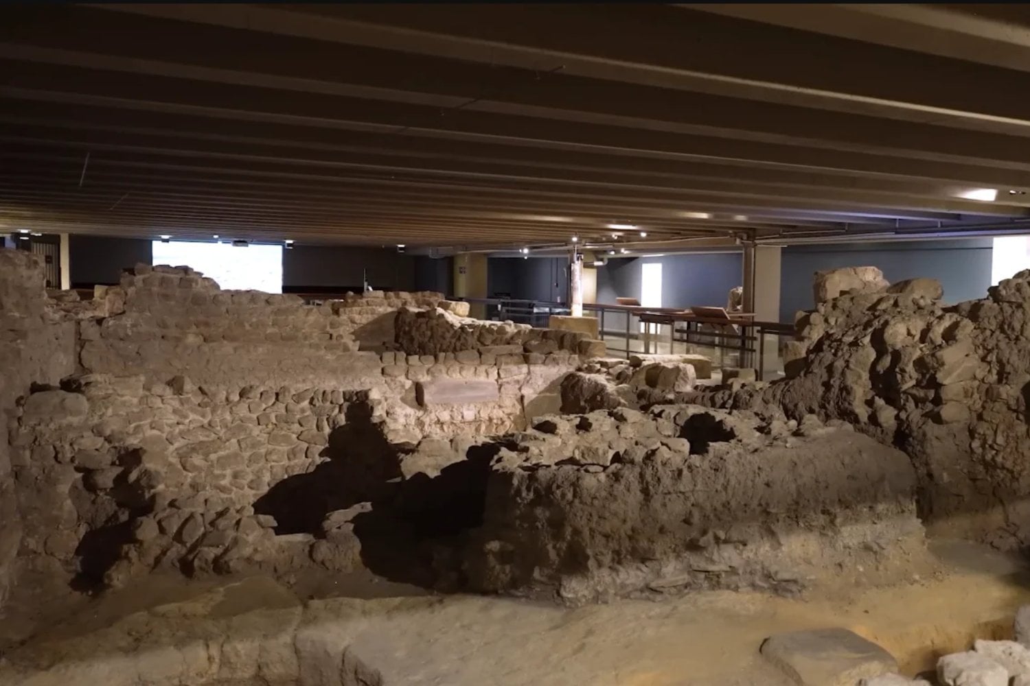 París quiso construir un estacionamiento frente a Notre-Dame y encontró una ciudad romana enterrada durante 2.000 años