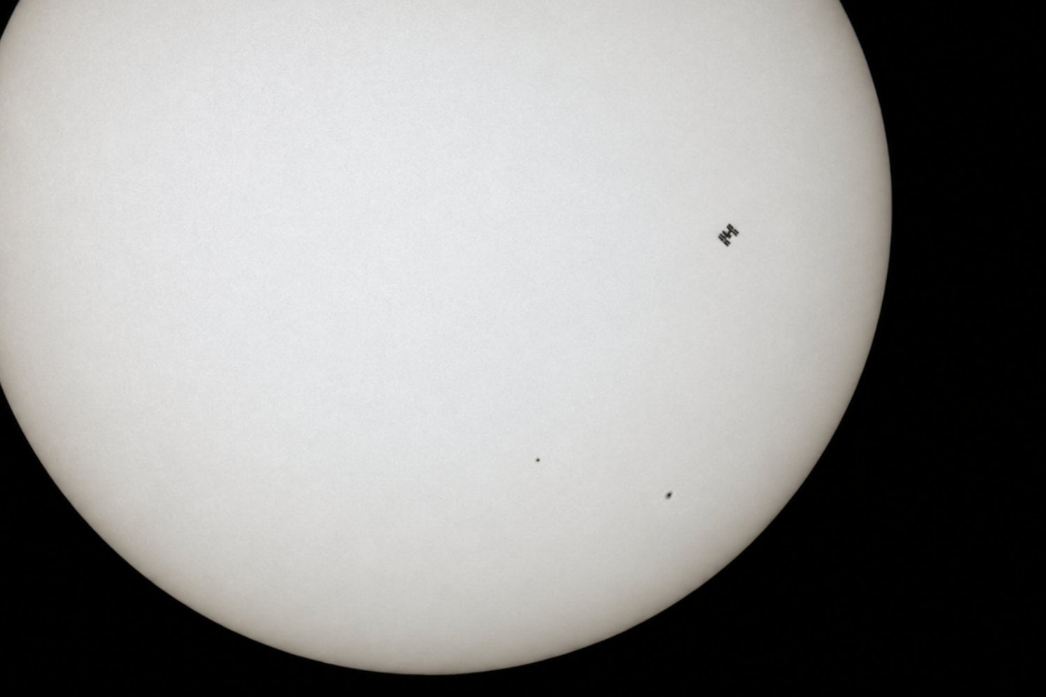 La NASA revela cómo ver la Estación Espacial Internacional desde tu ciudad y saber la hora exacta de su paso