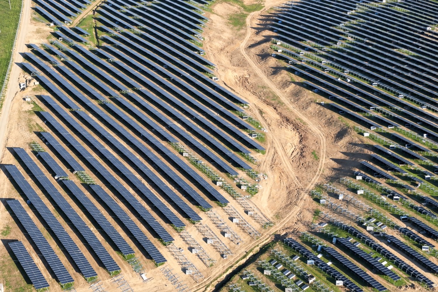 Una inversión de 728 millones de euros cambiará el mapa energético europeo: así será la gigantesca planta solar de Rumanía