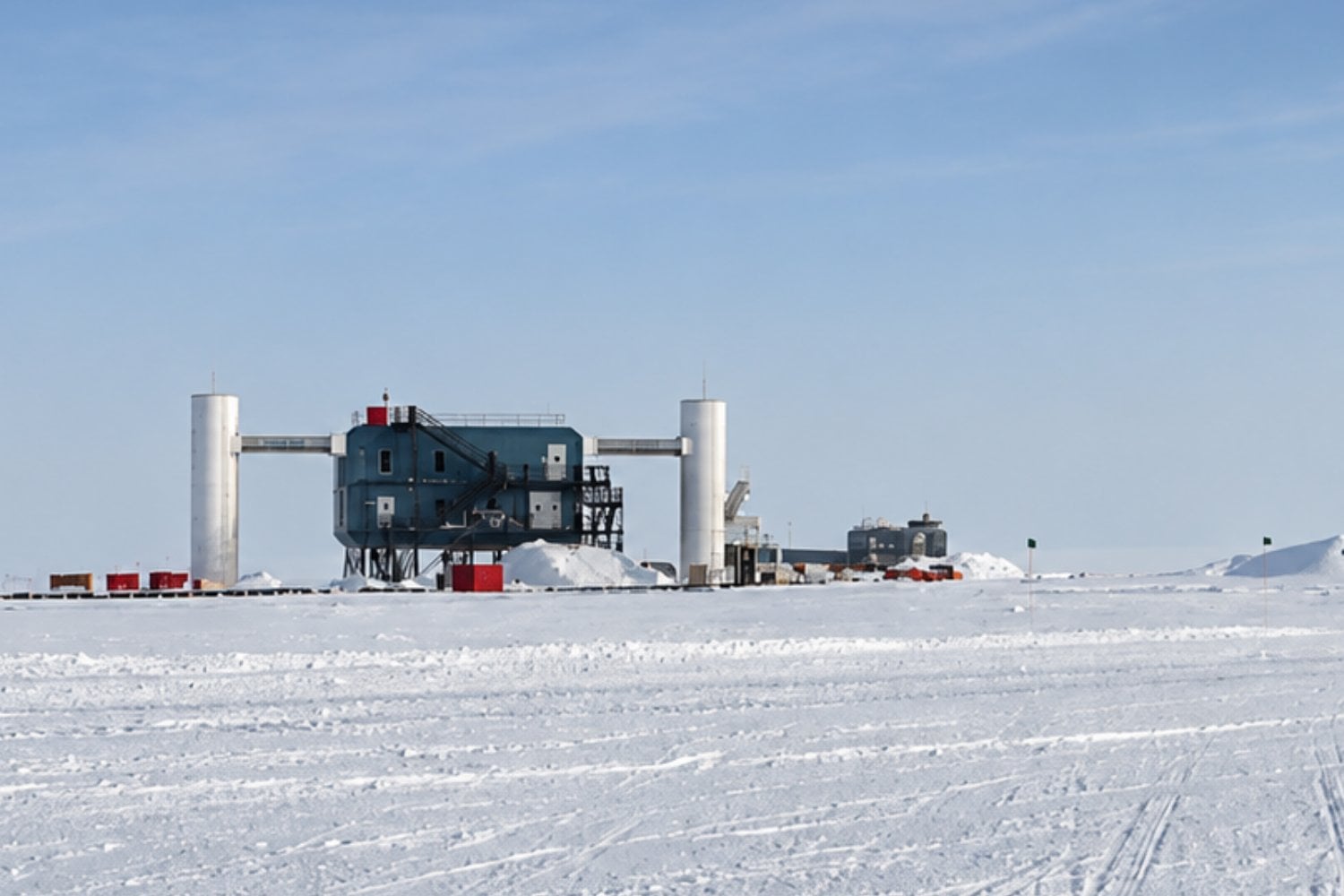 Bajo el hielo antártico se esconde un detector de partículas que conecta a Mendoza con el Nobel de Física