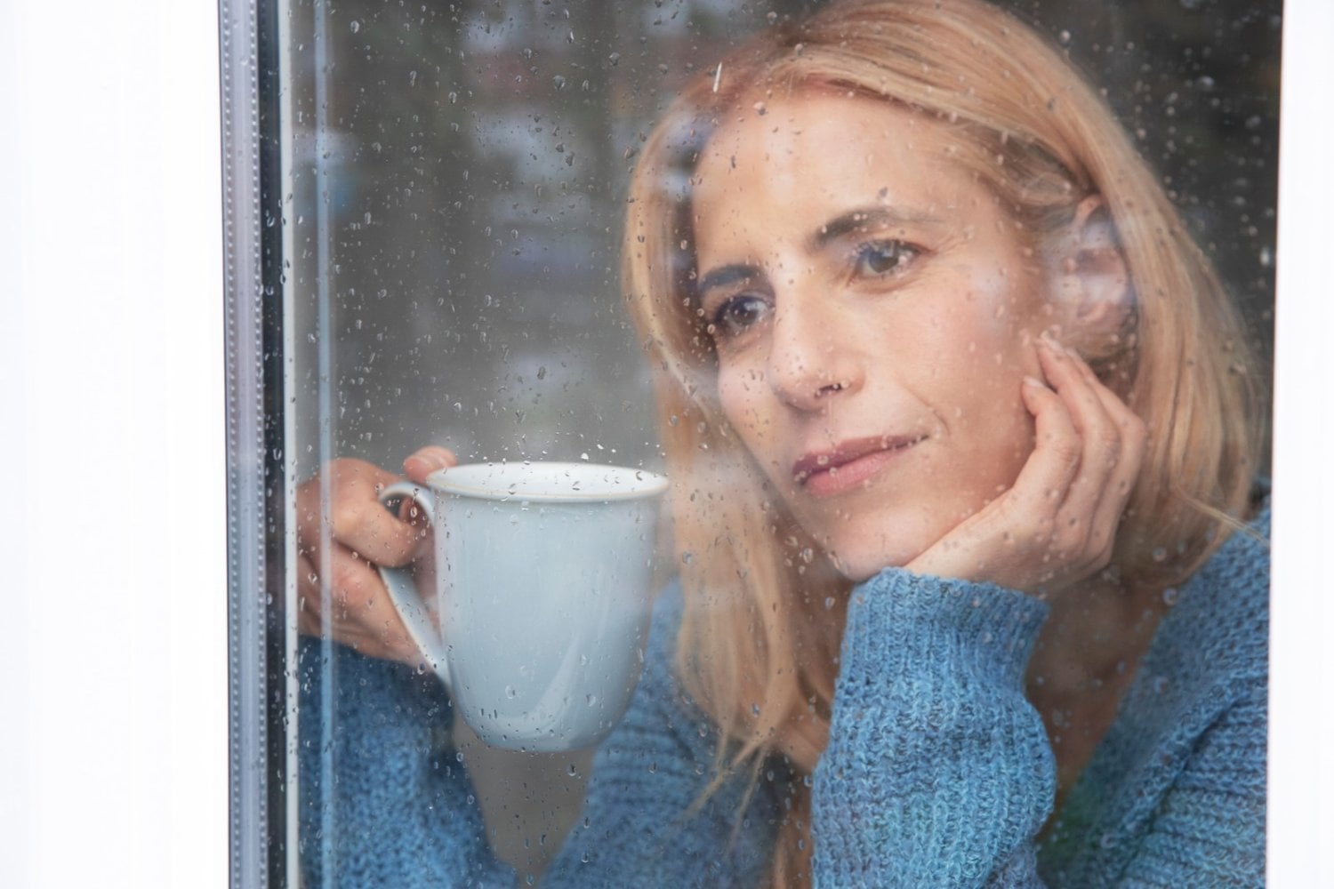 Por qué algunas personas aman los días de lluvia mientras otras los detestan: la psicología tiene una explicación