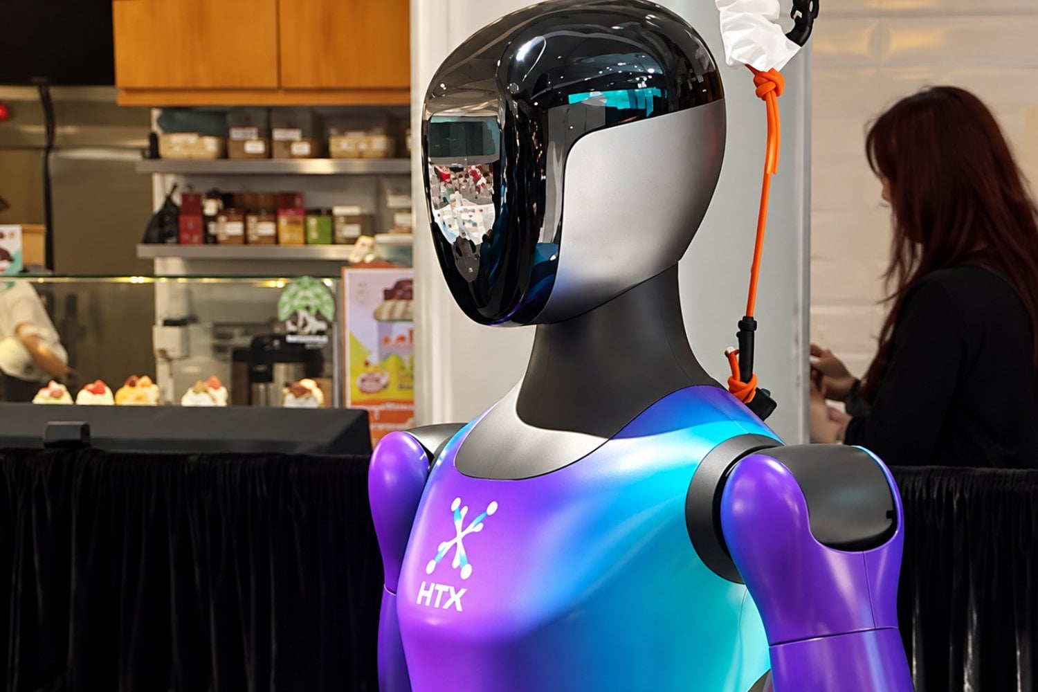 Singapur prepara policías robot con IA para explosivos y cárceles: el primer humanoide operativo llegará en 2028