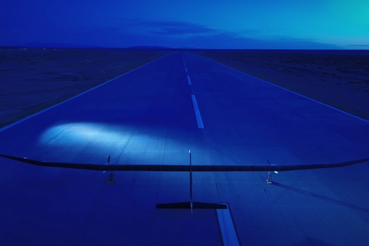 El PHASA-35 podría pasar meses en el aire combinando energía solar y electricidad enviada desde tierra