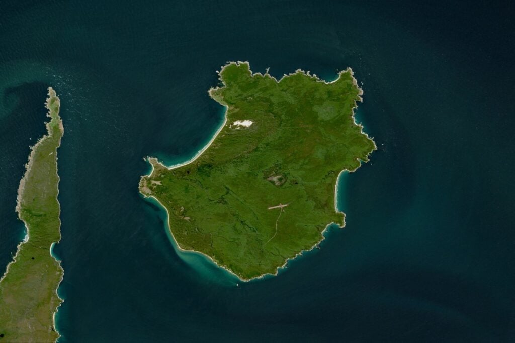Three Hummock Island