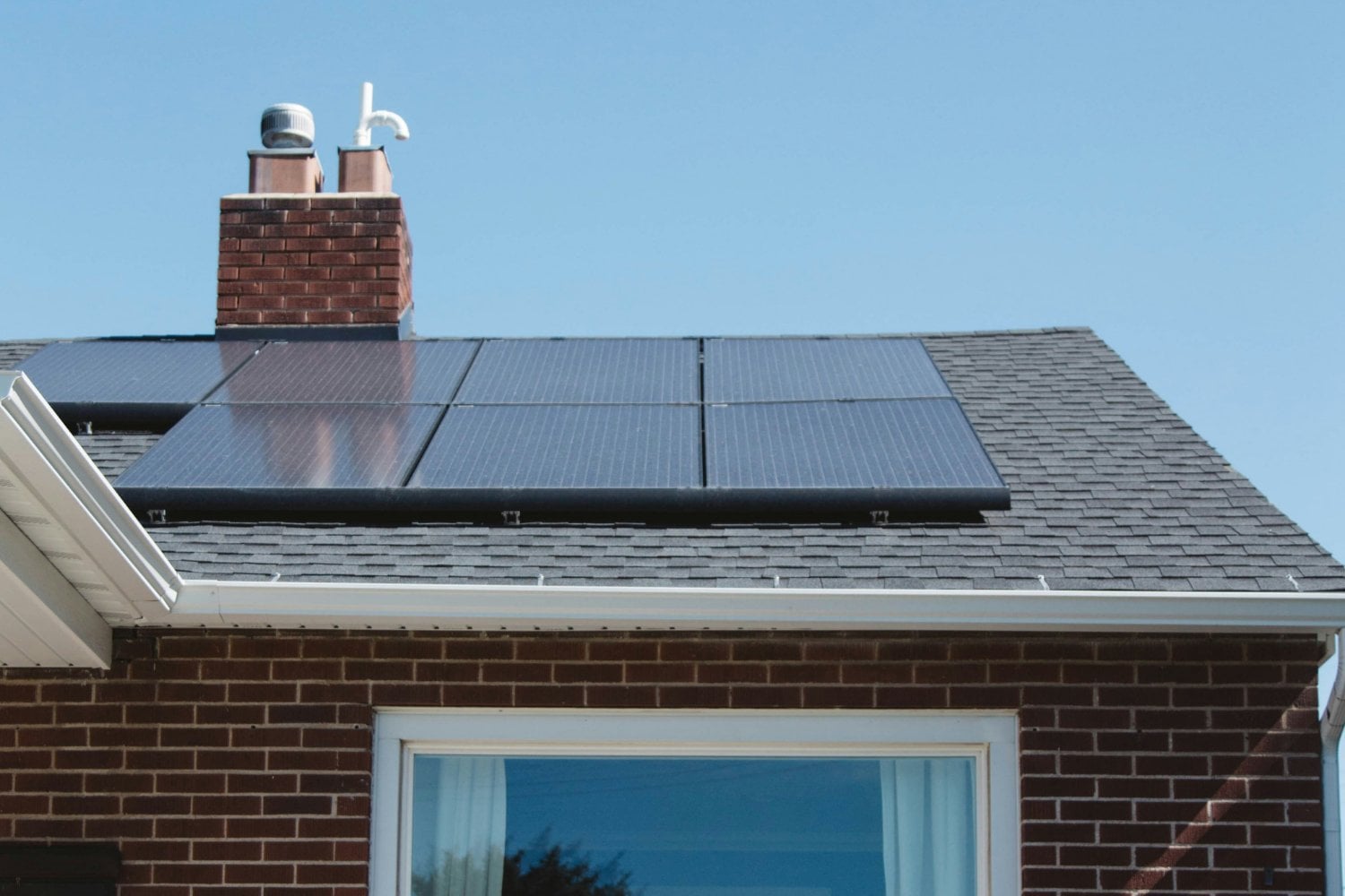 Casa Con Paneles Solares
